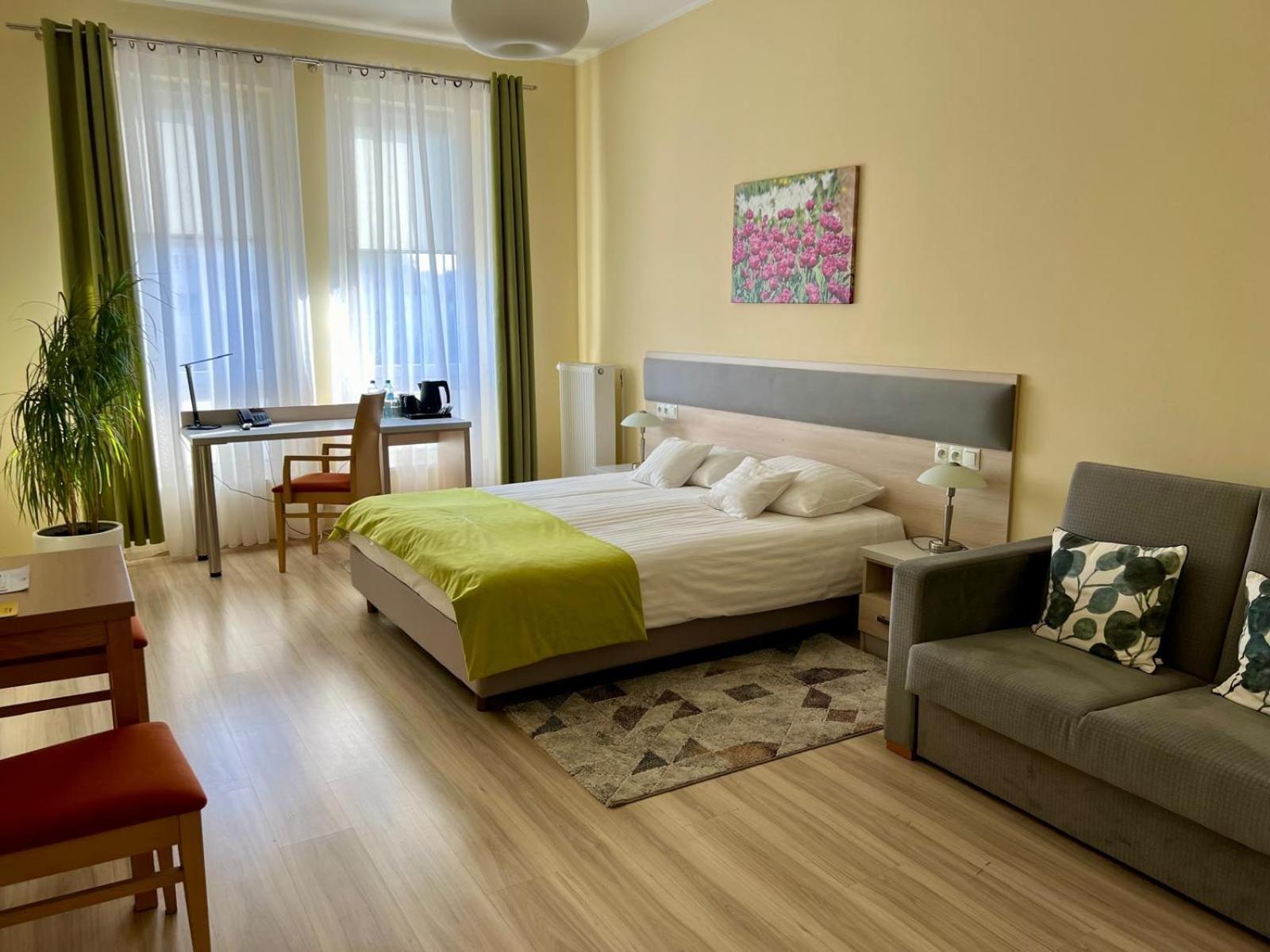 Antoninska Hotel & Apartamenty Leszno (Greater Poland) Exterior foto